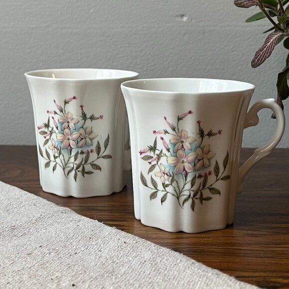 Royal Grafton Fine Bone China 2 Mugs Small Pink Flowers 7 oz England - Picture 1 of 11